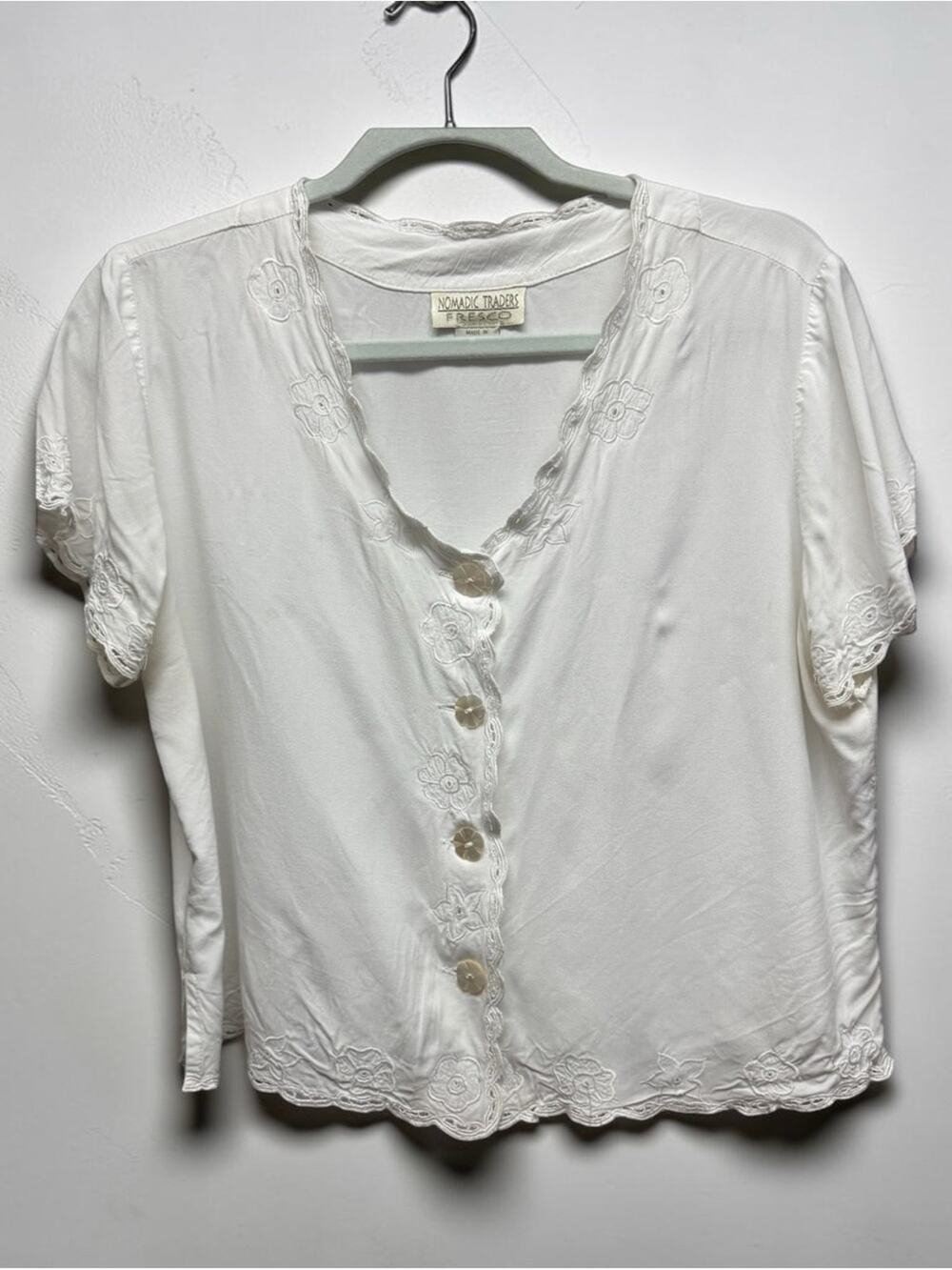 Vintage 90s White Embroidered Scalloped Blouse Minimalist Quiet Luxury GMA Core